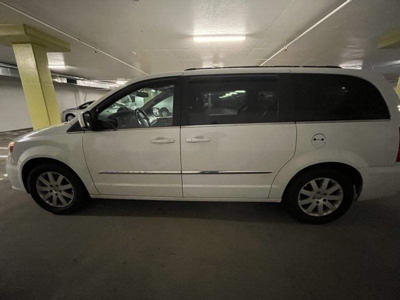 Picture 2/23 of a Chrysler 2016 Town and Country for sale in Valley Village, California