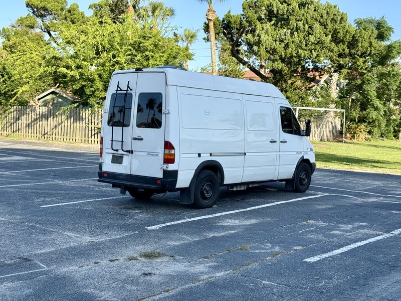Picture 4/21 of a 2006 t1n sprinter 2500 for sale in Jacksonville Beach, Florida