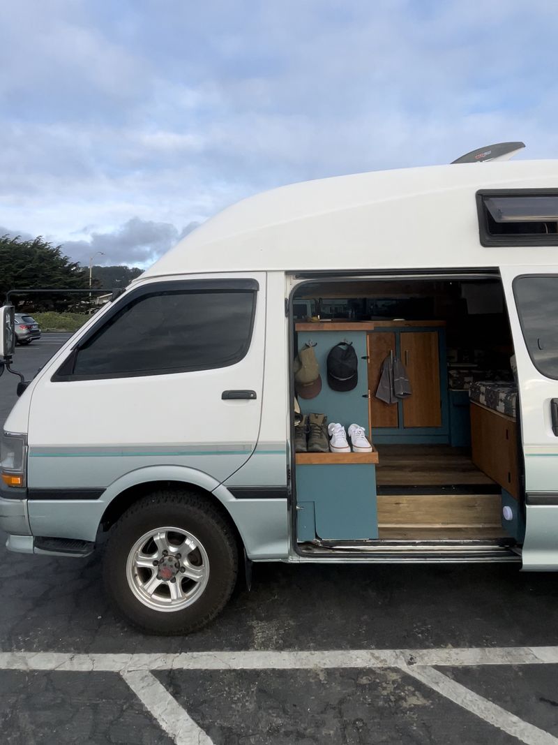 Picture 3/9 of a 1990 Toyota Hiace Super GL 'Hilde' for sale in Seattle, Washington