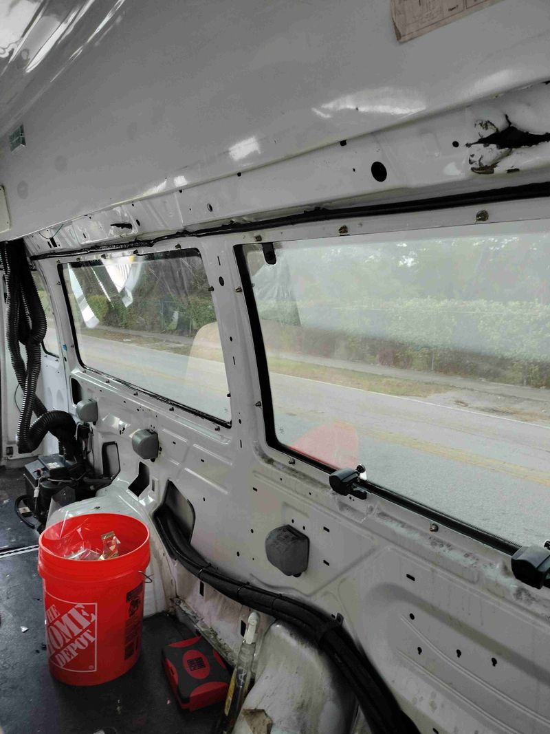 Picture 4/12 of a High-top 2006 ecoline Ford van extended for sale in Miami, Florida
