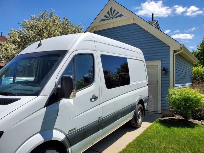 Picture 5/8 of a 2015 MB Sprinter 2500 Campervan for sale in South Elgin, Illinois