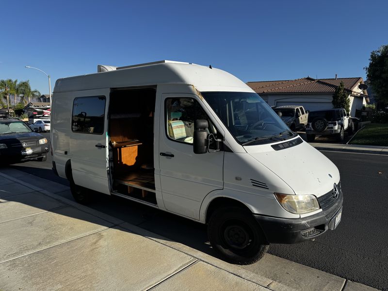 Picture 2/15 of a 2006 Mercedes-Benz sprinter 2500 cargo high roof w/144" wb for sale in Green Cove Springs, Florida