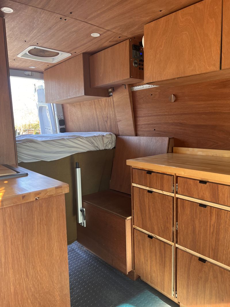 Picture 5/21 of a Off-grid Sprinter 144 for sale in Oakland, California