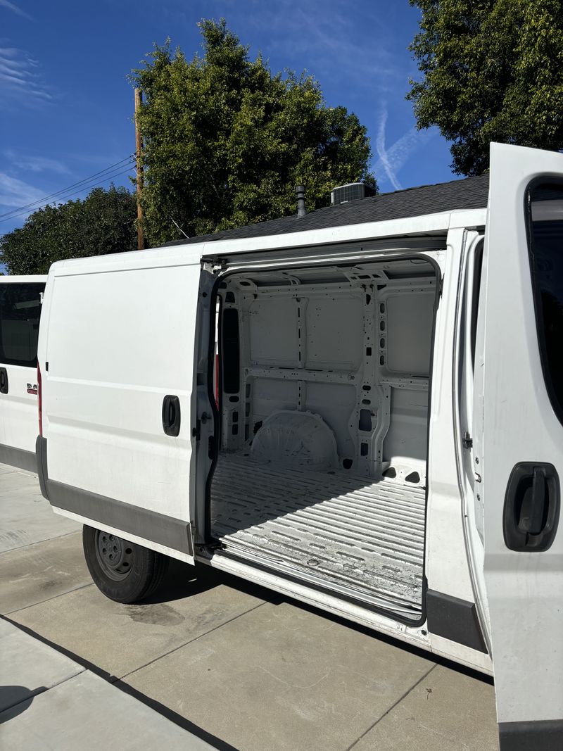 Picture 5/8 of a 2017 Ram Promaster 1500 for sale in North Hills, California