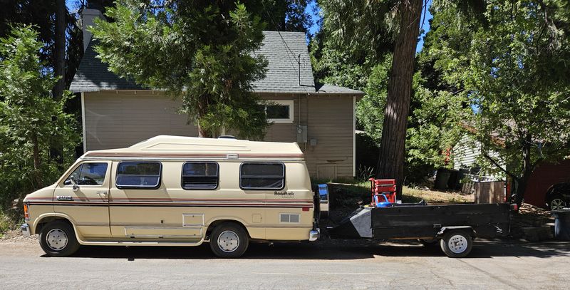 Picture 2/17 of a 1989 Road Trex conversion van for sale in Running Springs, California