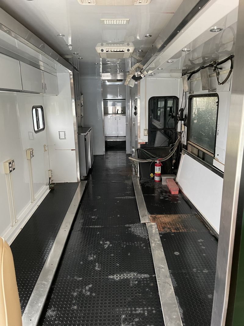 Picture 5/6 of a Country Coach for sale in Farmington, Utah