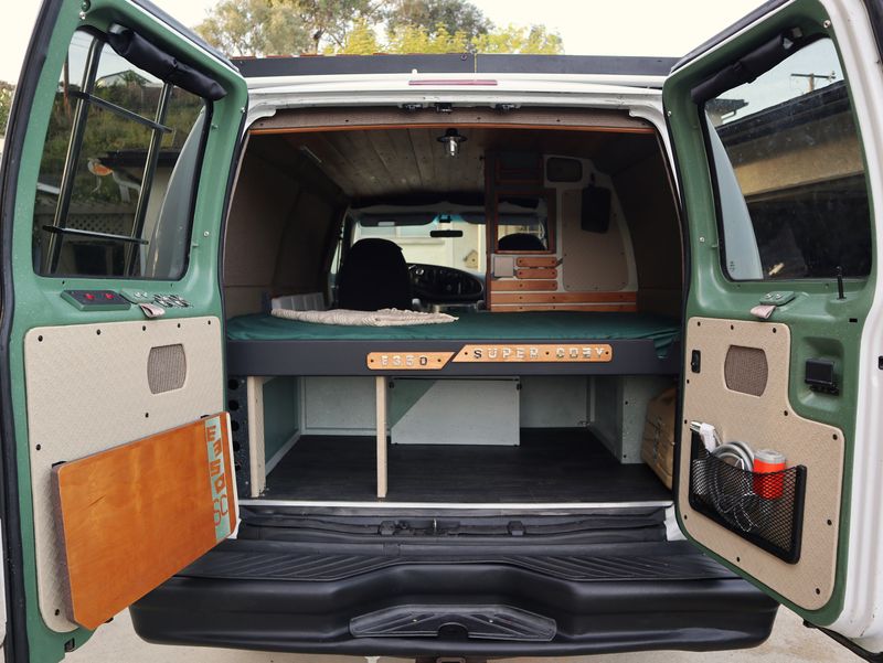 Picture 4/18 of a E350 SUPERCOZY (2001 Ford E350) for sale in Torrance, California