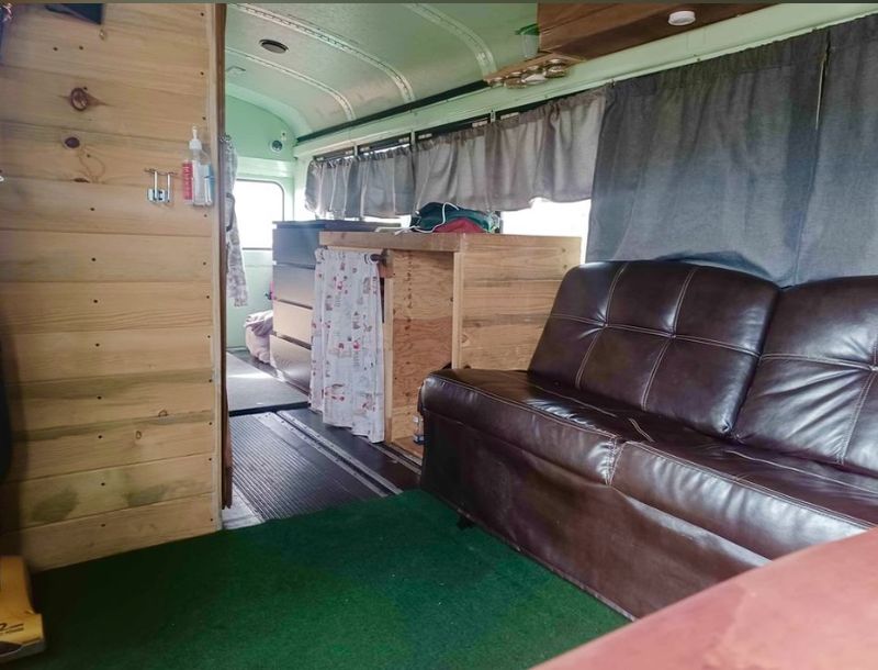 Picture 3/28 of a 2001 THOMAS FREIGHTLINER SKOOLIE BUS for sale in Half Moon Bay, California