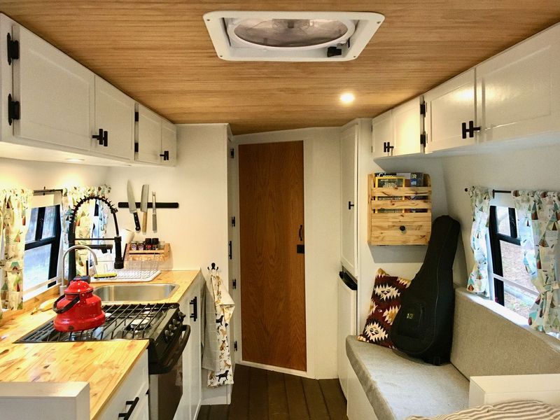 Picture 4/21 of a Sherpa the Camper Van for sale in Seattle, Washington