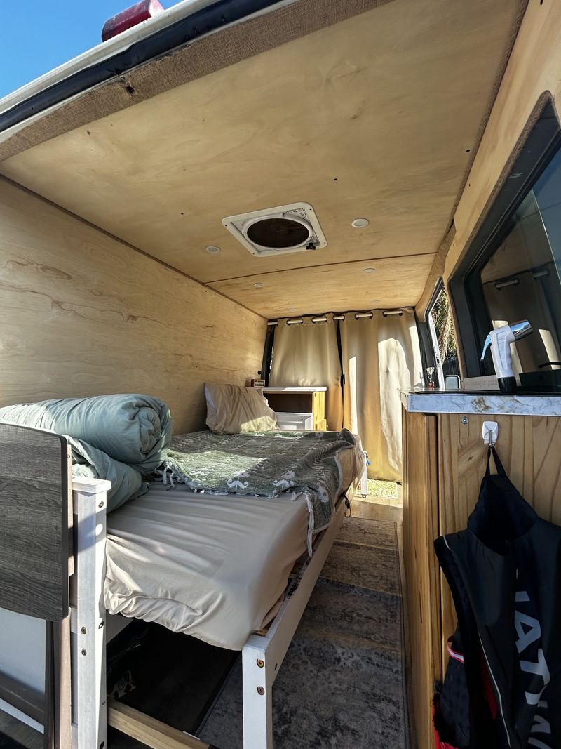 Picture 3/11 of a 2006 Sprinter for sale in Huntington Beach, California