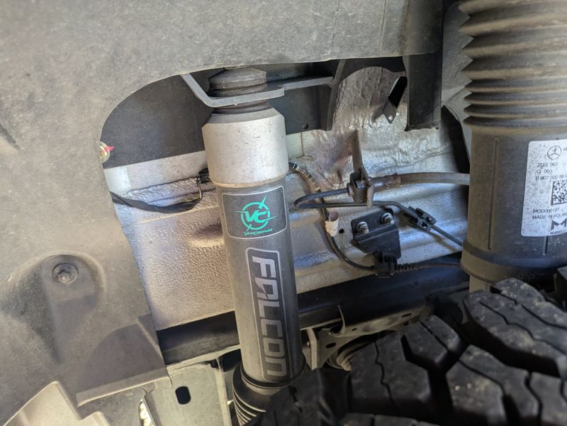 Picture 5/10 of a 2025 Winnebago Adventure Wagon 144 AWD 5,000 Miles for sale in Prescott, Arizona