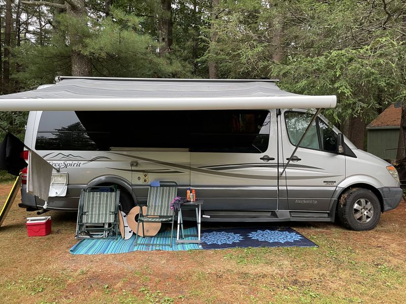 Picture 2/21 of a 2009 Leisure Travel Van Free Spirit LSS for sale in Leominster, Massachusetts