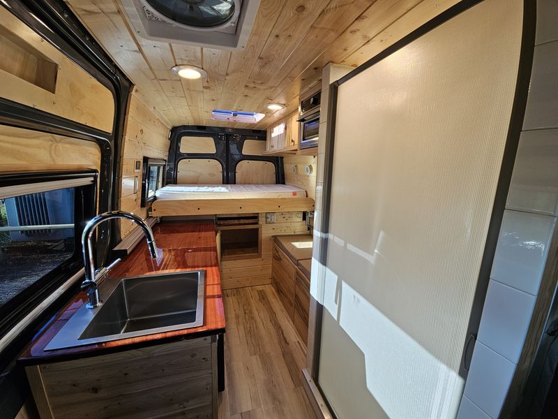 Picture 1/24 of a 2500 Mercedes-Benz Sprinter for sale in Eugene, Oregon