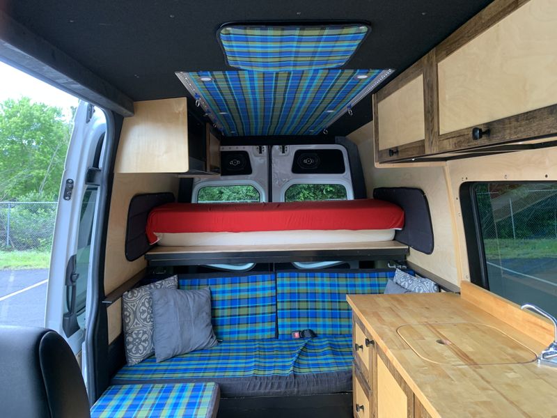 Picture 3/17 of a 2014 sprinter camper van for sale in Hood River, Oregon