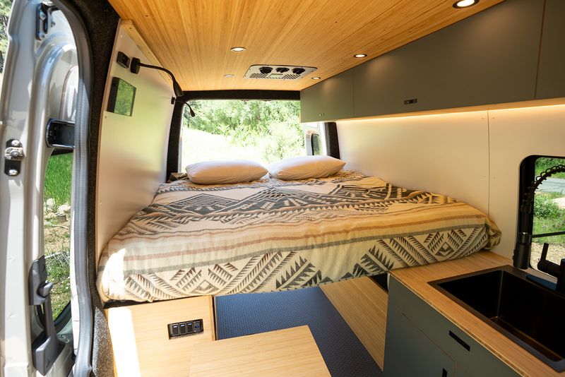 Picture 4/19 of a 2025 Geotrek Flatiron Sprinter 144 AWD for sale in Boulder, Colorado