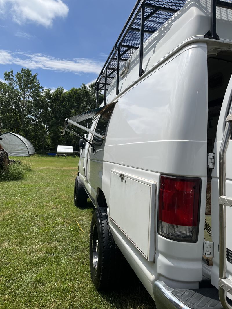 Picture 4/37 of a 1999 e350 Super Duty 4x4 for sale in Sioux Falls, South Dakota