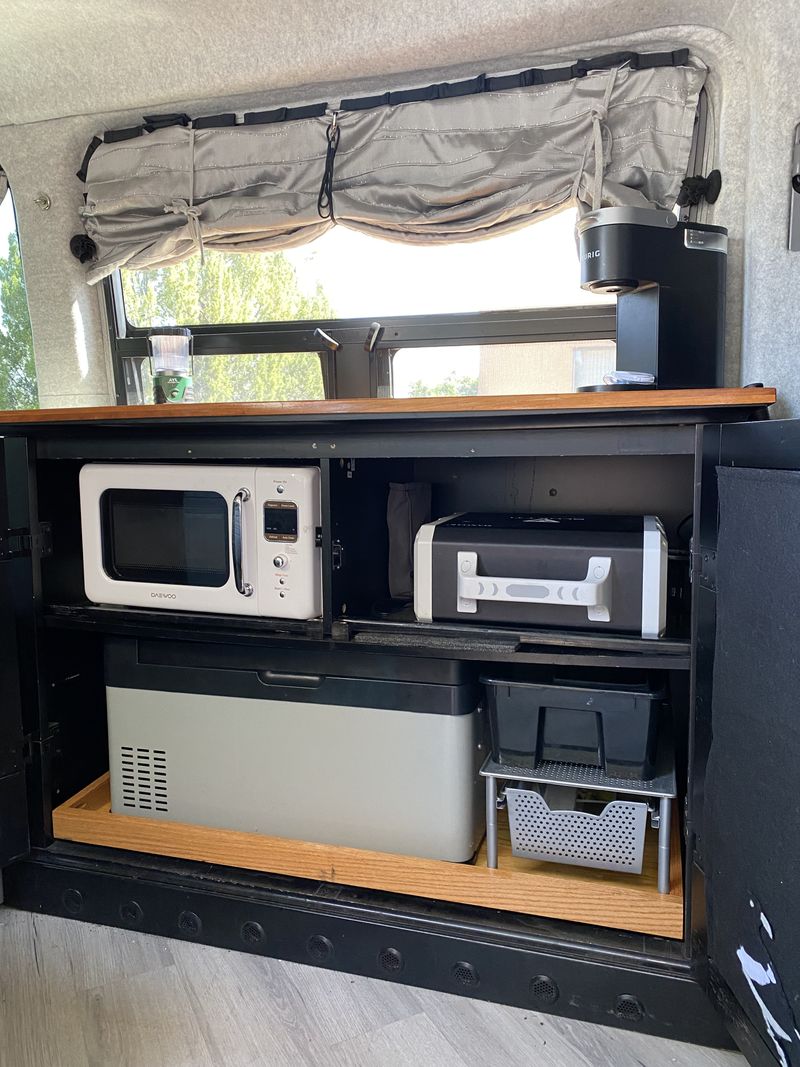 Picture 6/18 of a 2014 MB Sprinter 2500 Conversion Van for sale in Cochiti Lake, New Mexico