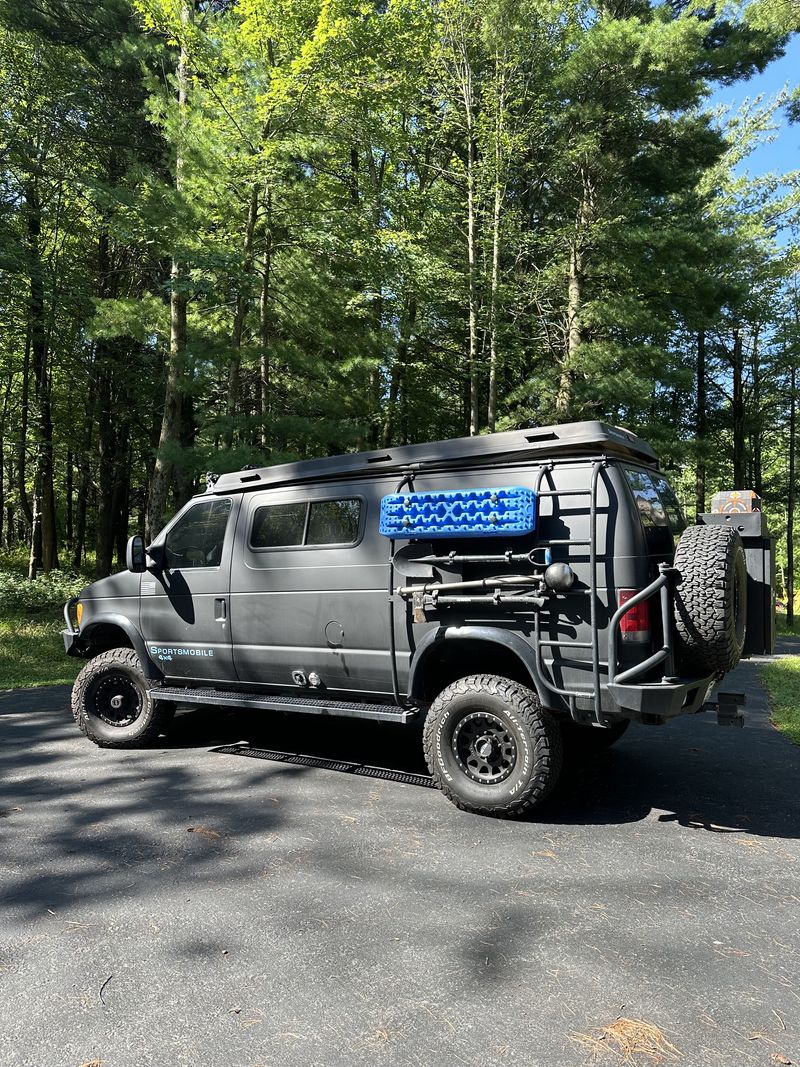 Picture 1/6 of a 2006 ford e350 sports mobile 4X4 camper van for sale in Lynchburg, Virginia