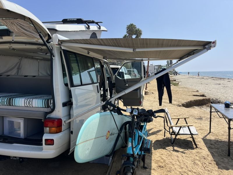 Picture 1/25 of a VW Eurovan MV Weekender 2003 (white/gray) for sale in Manhattan Beach, California
