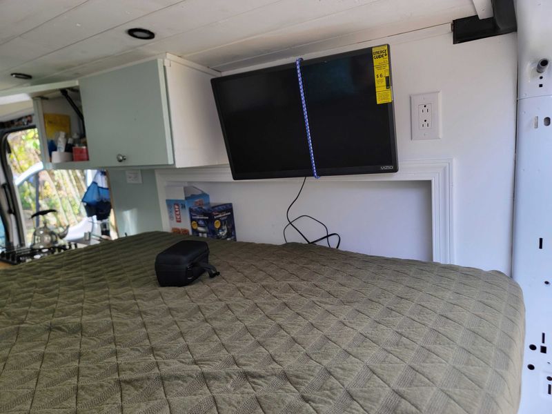 Picture 2/26 of a LIKE NEW... Just barely broke in ! for sale in Portland, Oregon