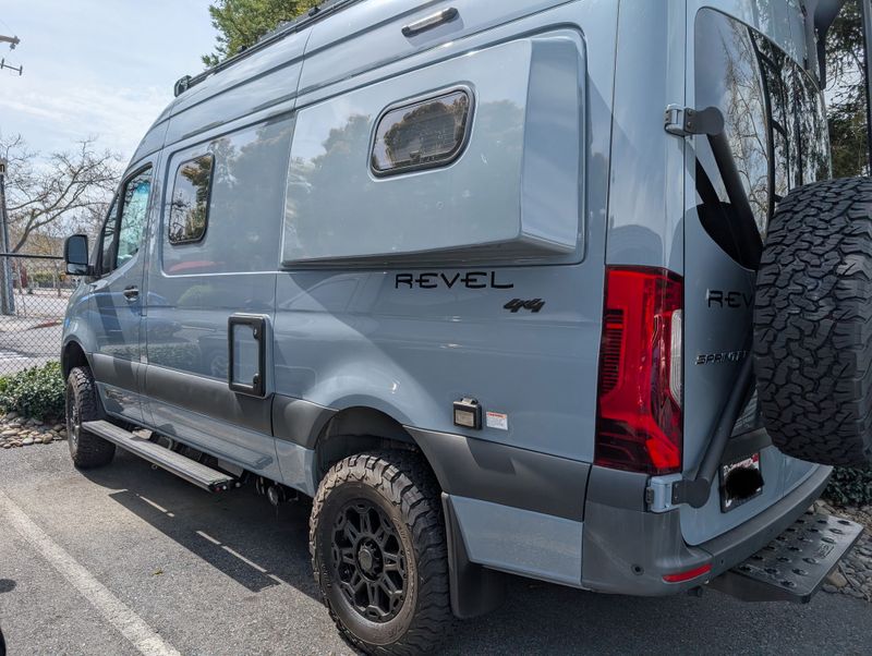 Picture 4/14 of a 2022 Winnebago Revel 44E for sale in Santa Barbara, California