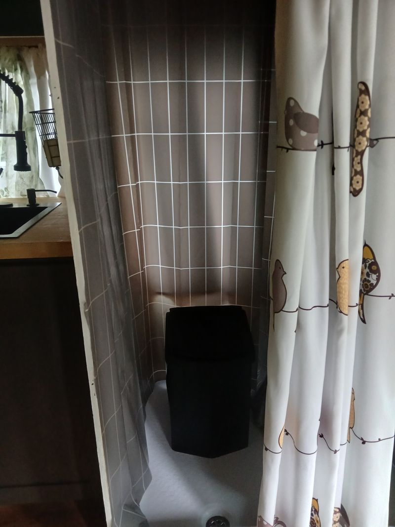 Picture 4/17 of a 2000 Chevy Express 3500 Converted Shuttle Bus for sale in Arlington, Washington