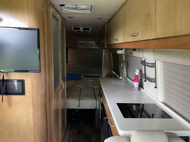 Picture 2/14 of a 2020 Mercedes sprinter coachman galleria  for sale in Atlantic Beach, Florida