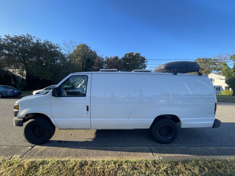 Picture 3/26 of a 2014 Ford E-350 Adventure Van for sale in Hampton, Virginia