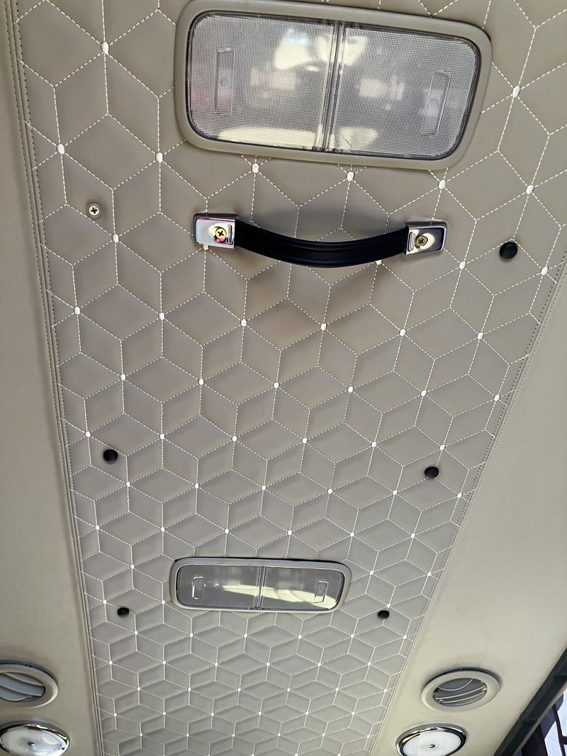 Picture 4/19 of a 2024 Kia Carnival seats 8 Pop-Top Conversion (Sleeps 4) for sale in Las Vegas, Nevada