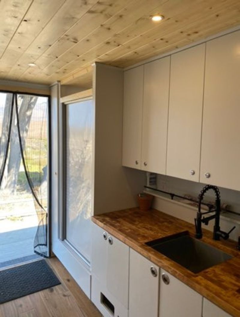 Picture 4/11 of a Immaculate Off-Grid Tiny Home on Wheels! for sale in Auburn, California