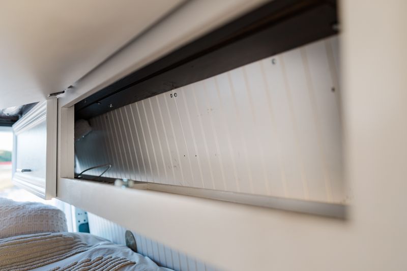 Picture 4/19 of a 2013 Mercedes Sprinter Van Camper for sale in Saint Petersburg, Florida