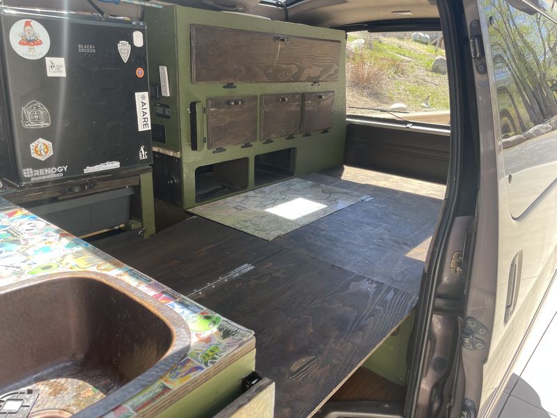 Picture 4/12 of a 1994 Toyota Hiace Living Saloon for sale in Fort Collins, Colorado