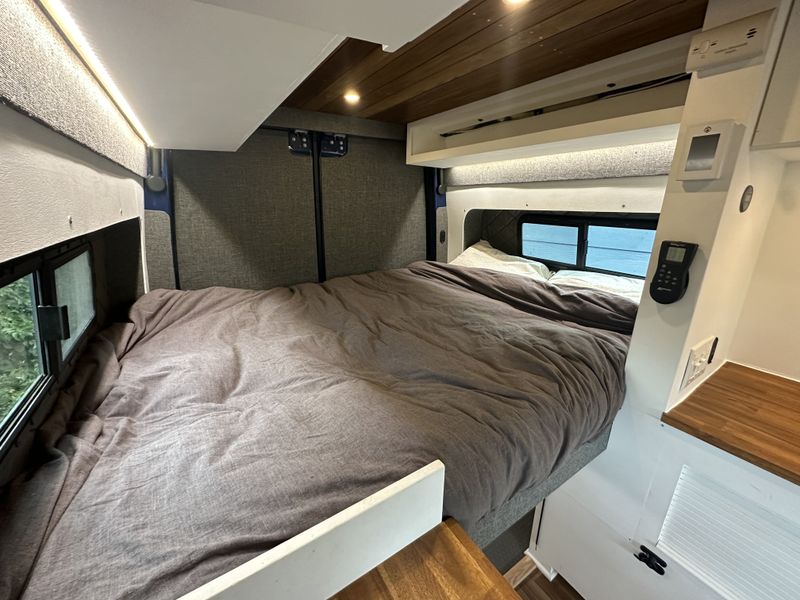 Picture 5/13 of a Sprinter 4×4 | Radiant Heated Floors | 7yr/140,000m Warranty for sale in Denver, Colorado