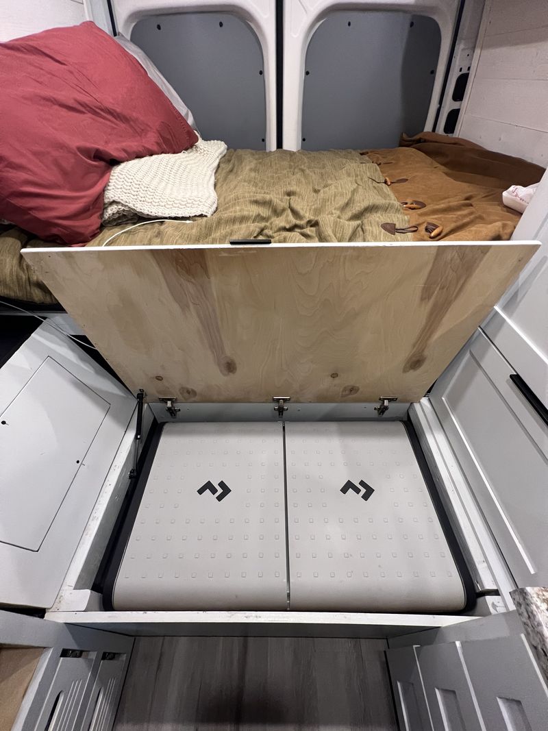 Picture 6/11 of a 2021 Mercedes Sprinter Hi Roof for sale in Wickenburg, Arizona