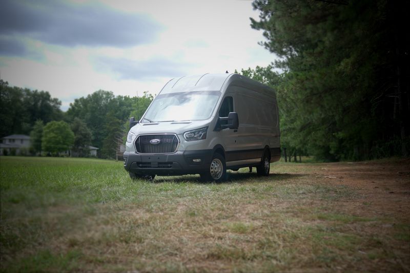 Picture 4/16 of a 2023 NEW Avalanche Gray AWD Ford Transit 250 High-Roof EXT for sale in Fayetteville, Arkansas