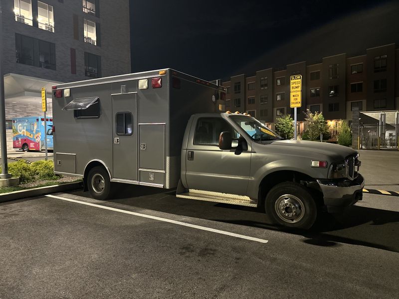 Picture 1/8 of a 2003 Ford F350 Ambulance for sale in Philadelphia, Pennsylvania