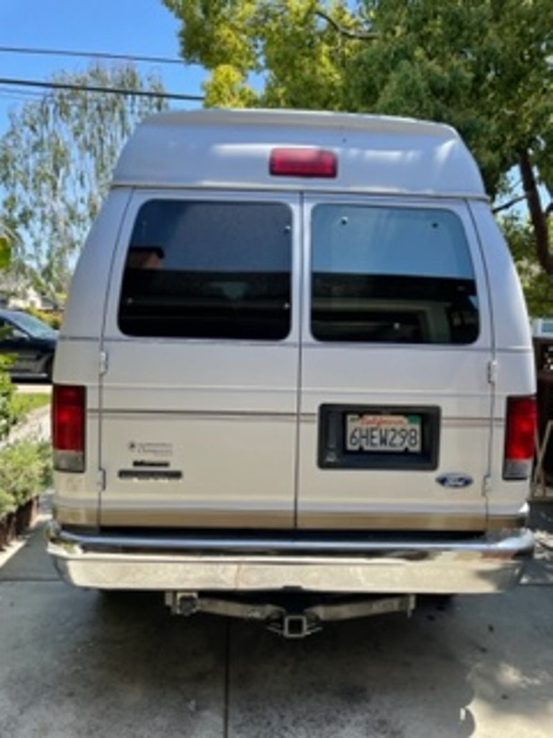 Picture 4/17 of a 2006 Ford E-250 Camper Van for sale in Campbell, California