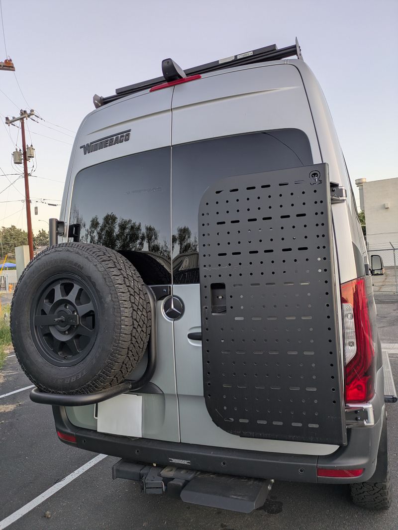 Picture 3/10 of a 2025 Winnebago Adventure Wagon 144 AWD 5,000 Miles for sale in Prescott, Arizona