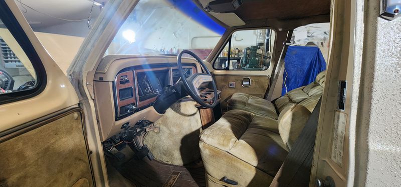 Picture 4/16 of a 1985 E150 4x4 Rig for sale in Great Falls, Montana