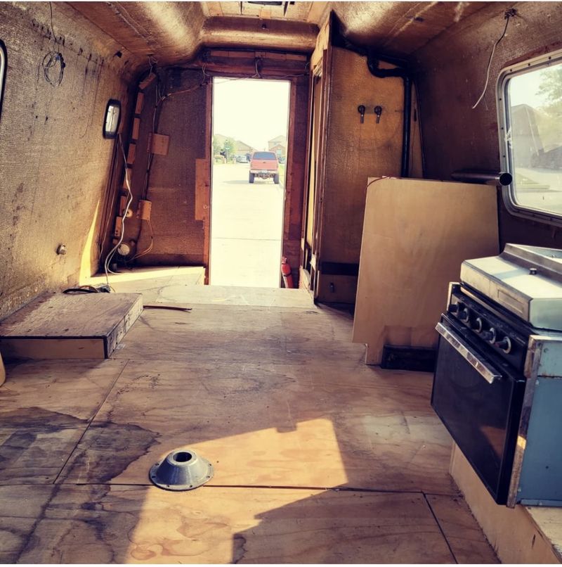 Picture 5/26 of a 1981 Ford Econoline Chassis RV for sale in Denton, Texas