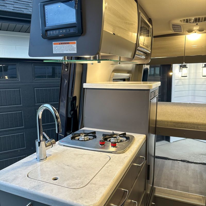 Picture 3/20 of a 2022 Thor Motor Coach Sanctuary 19L 4x4 for sale in Billings, Montana