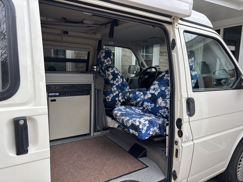 Picture 5/10 of a VW Eurovan Camper for sale in Boulder, Colorado