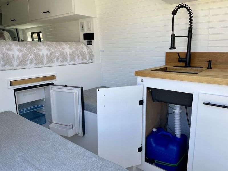 Picture 5/25 of a 2015 Sprinter Camper Van for sale in Solvang, California