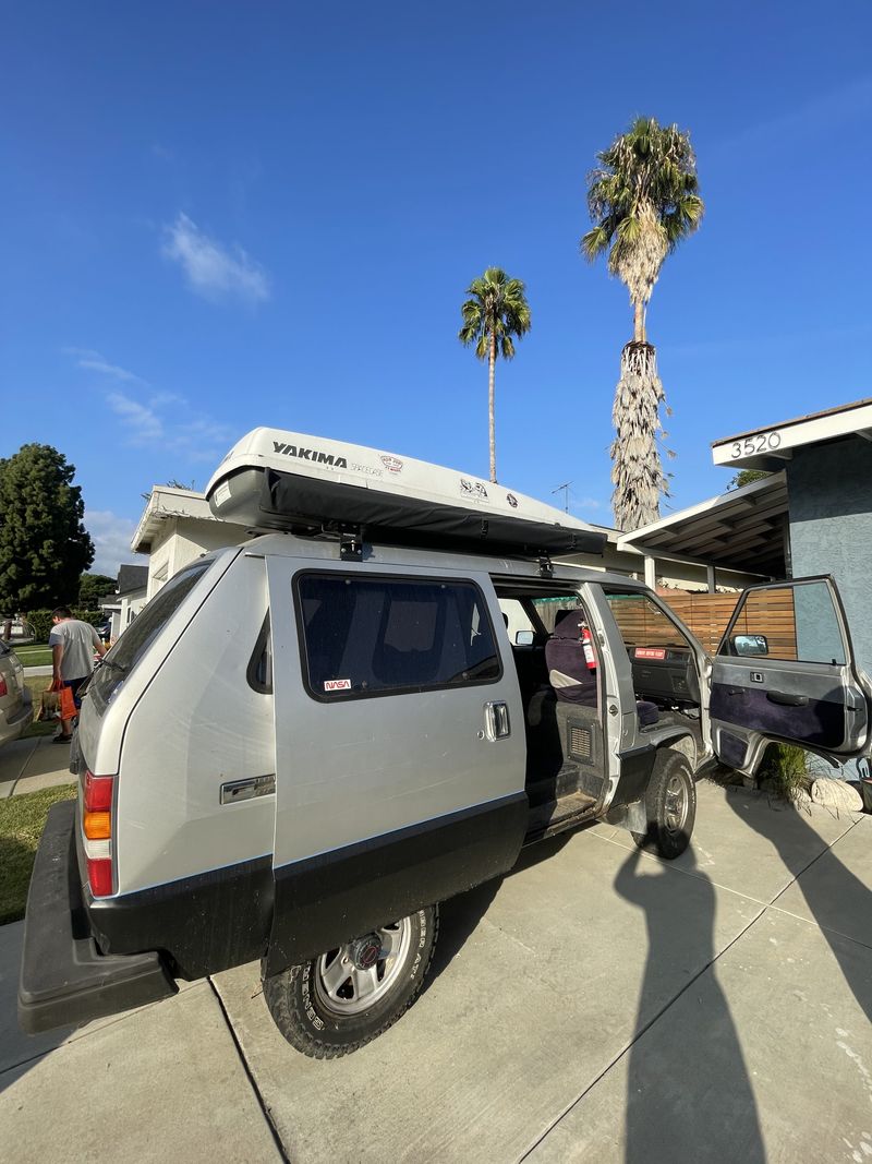 Picture 3/11 of a 1987 Toyota van  for sale in Long Beach, California