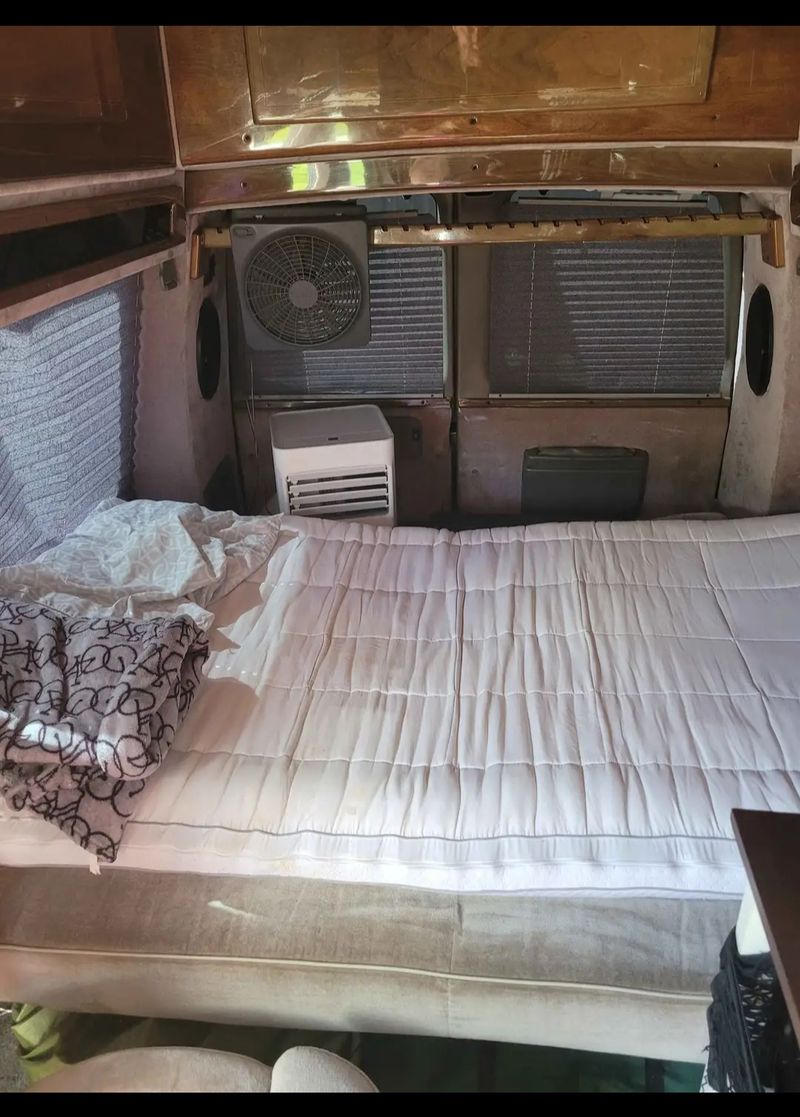 Picture 3/5 of a 1998 chevrolet g-10 express 1500 for sale in Port Charlotte, Florida