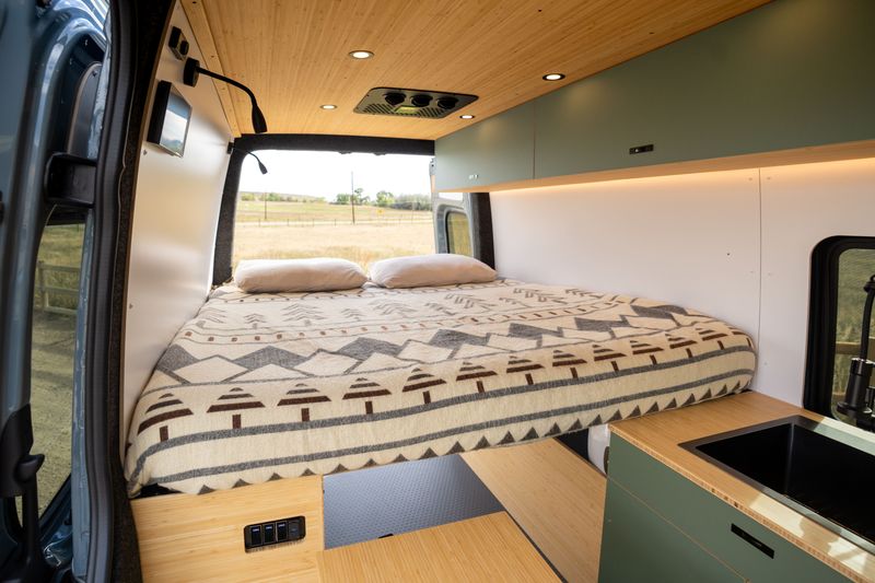 Picture 4/8 of a 2025 Geotrek Flatiron Sprinter 144 AWD for sale in Boulder, Colorado