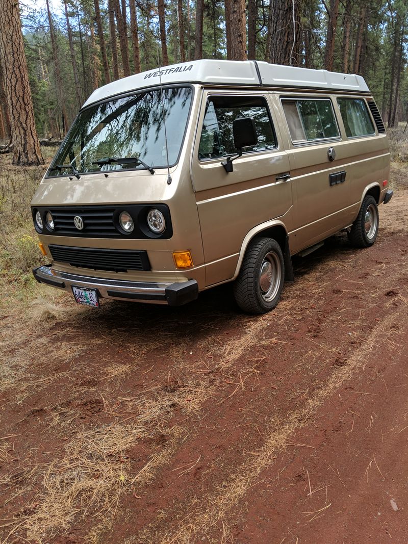 Picture 4/31 of a 1986 Westfalia Camper Van 2,000 miles on rebuilt engine for sale in Bend, Oregon