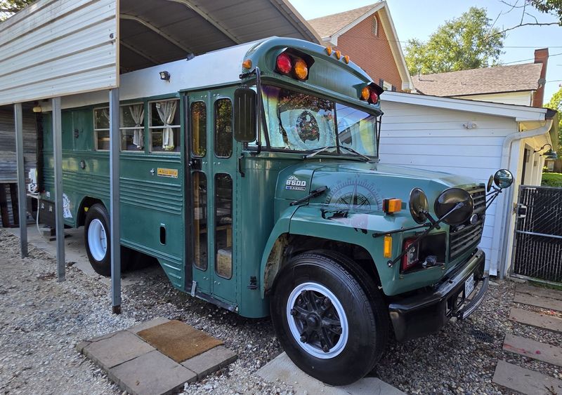 Picture 4/15 of a 1991 Ford B600 Blue Bird Skoolie Type B for sale in Longview, Texas