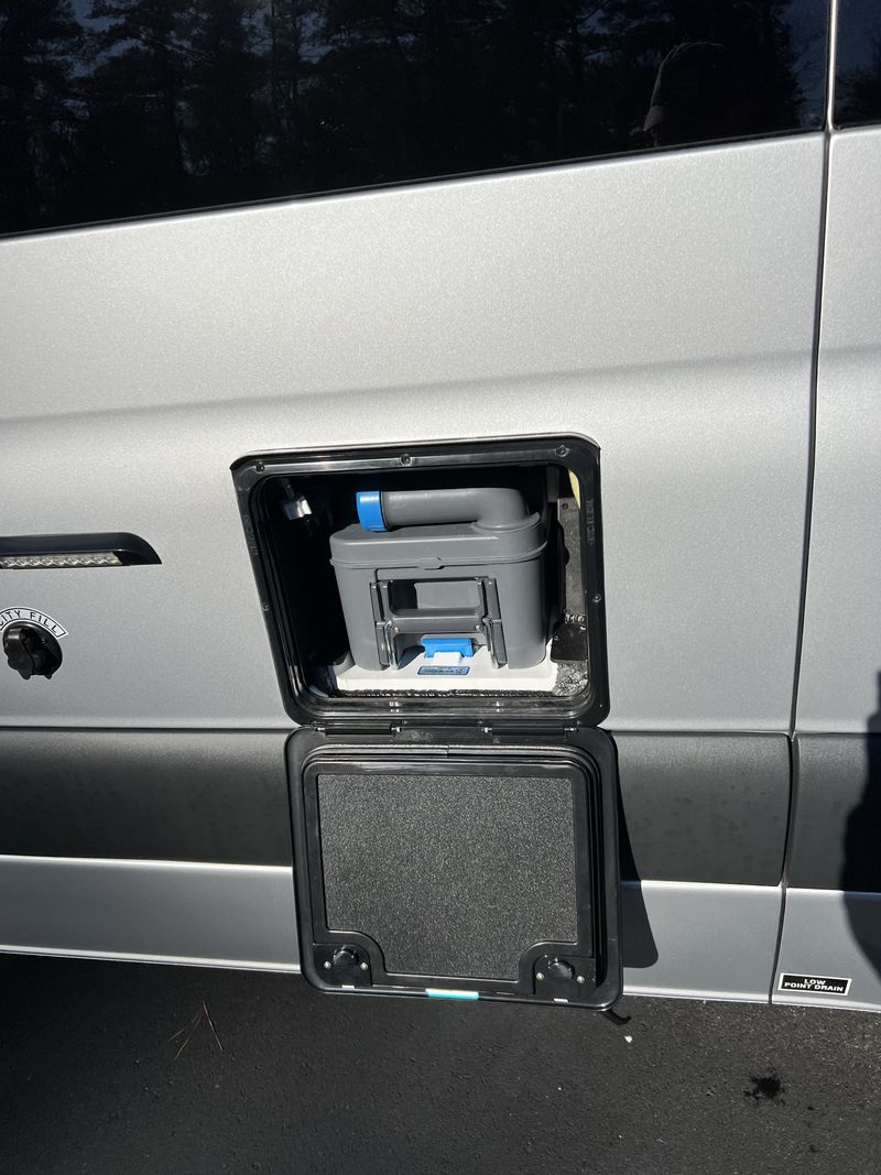 Picture 5/32 of a 2023 MB Sprinter Thor Sanctuary 19P 4X4 for sale in Leland, North Carolina