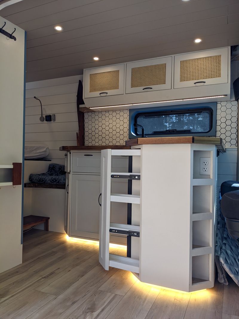 Picture 3/19 of a Off-grid, 4-season, Professionally-built Campervan. for sale in Spring Grove, Pennsylvania